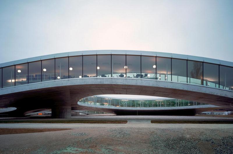 THE ROLEX LEARNING CENTER